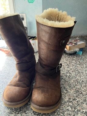 Brown Leather Shearling-Lined Winter Ugg Boots